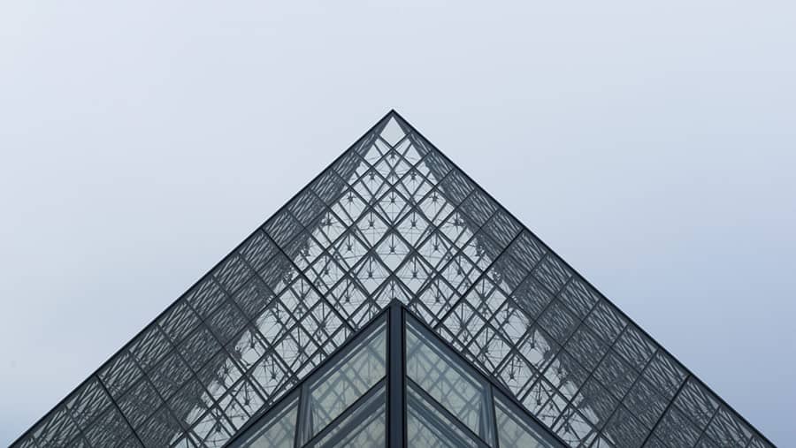 Pyramide en verre